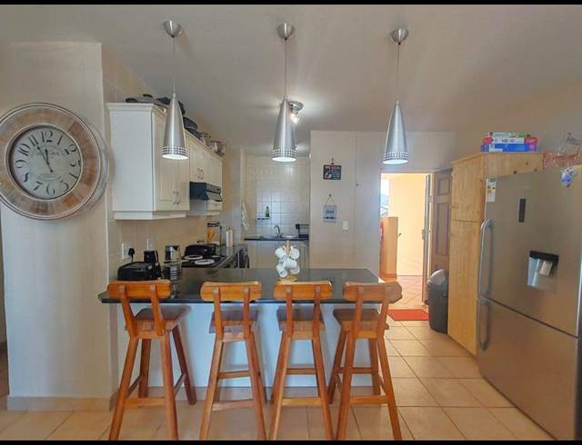 3 BEDROOM PROPERTY TO RENT IN LAWRENCE ROCKS